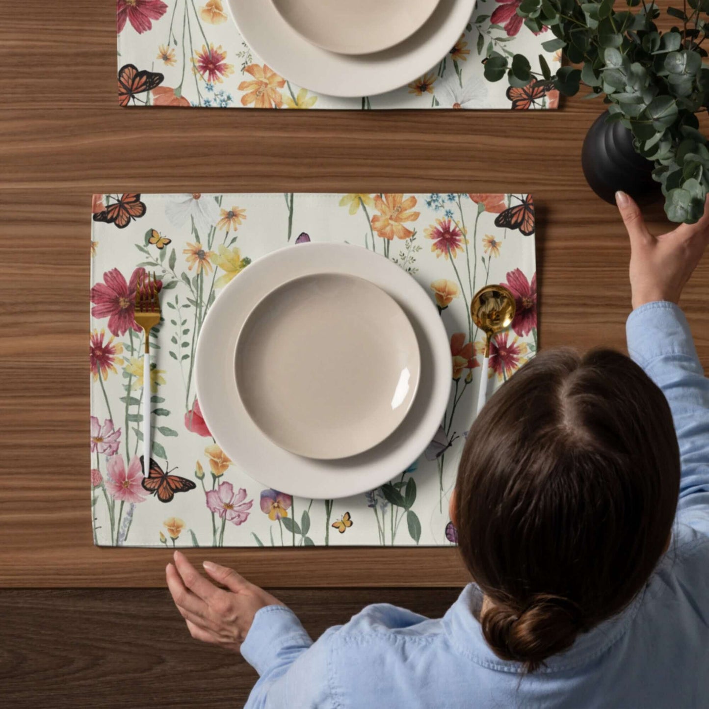 Sets de table floraux aux herbes et feuilles bleues