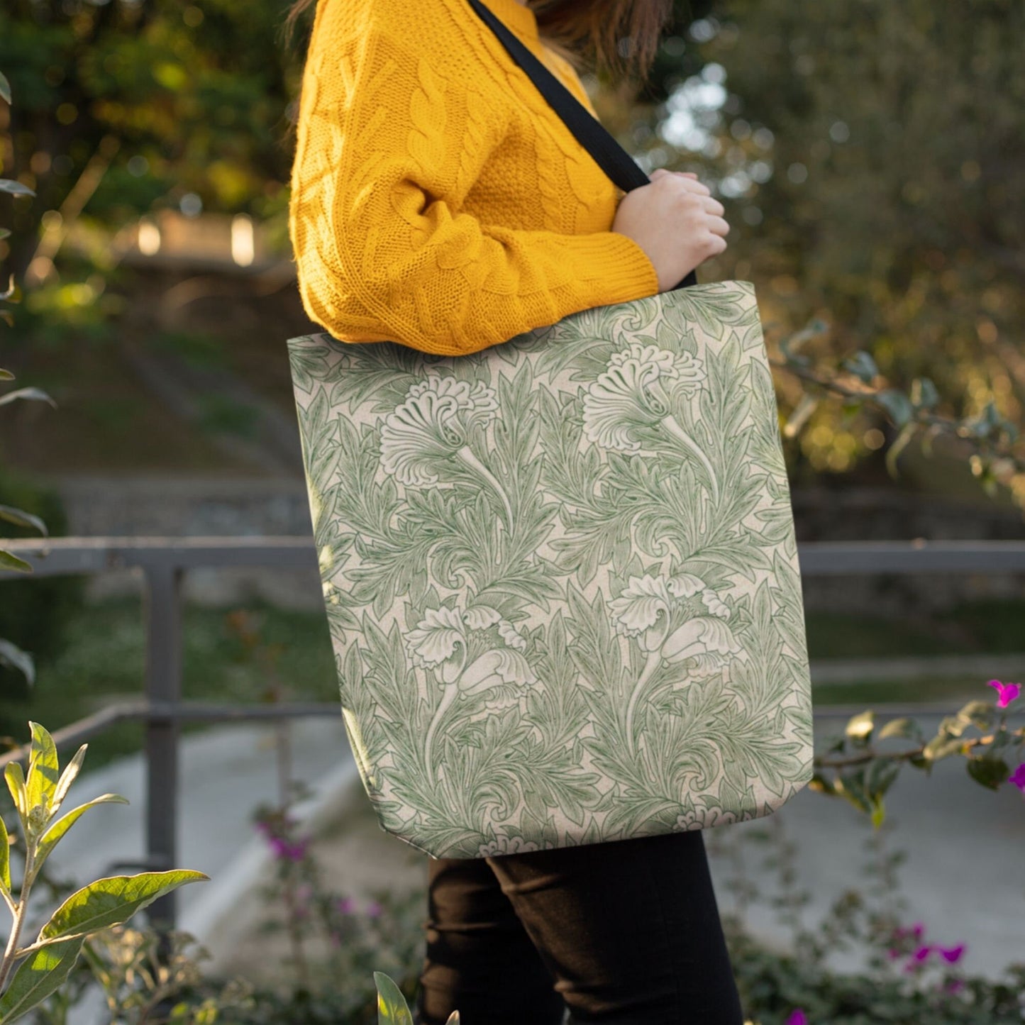 SAC TOTE vert William Morris - Motif tulipe - inspiré de l'art vintage