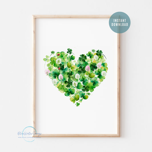 a picture of a heart made of clovers