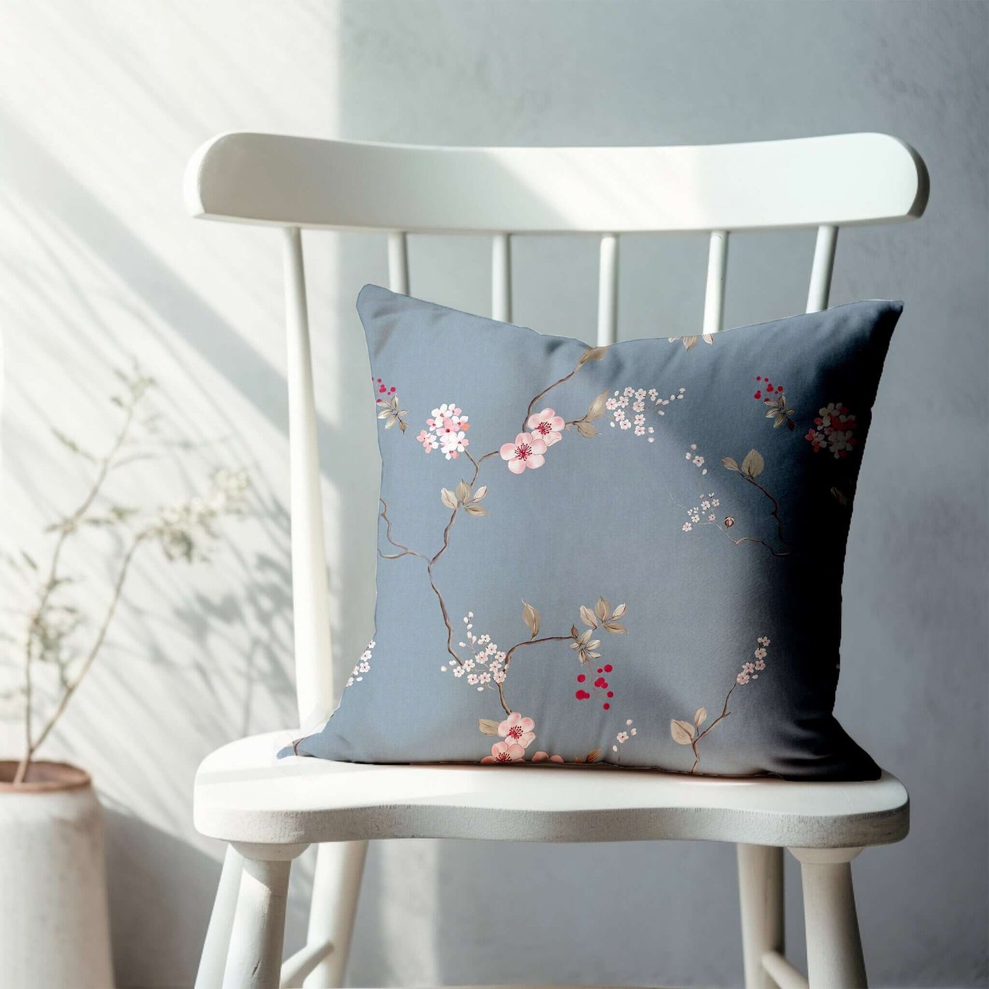 Fleur de cerisier rose avec coussin et housse bleus - DÉCOR DE PRINTEMPS
